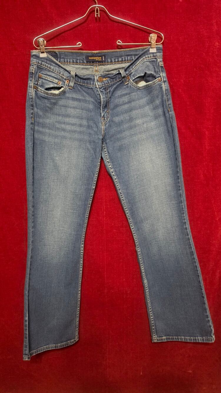 Women's Size 13 - Levi 524 Super Low - Low Rise Stretch -  Medium Wash